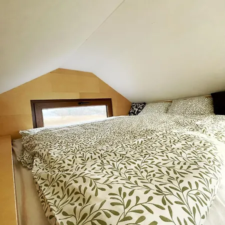 Glampeak Lodge